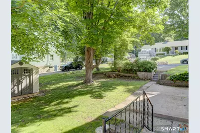35 Bretton Road, Manchester, CT 06042 - Photo 5