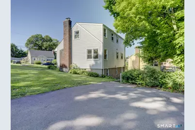 35 Bretton Road, Manchester, CT 06042 - Photo 9