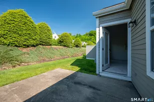 46 Elizabeth Cir, Newtown, CT 06482 - Photo 25