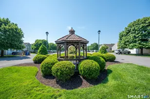 46 Elizabeth Cir, Newtown, CT 06482 - Photo 35