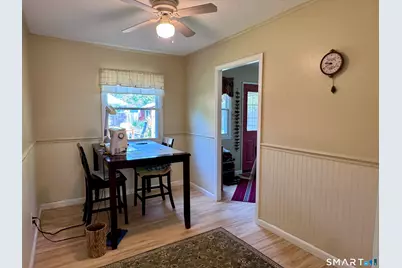 201 Southwest Avenue, Windsor Locks, CT 06096 - Photo 11
