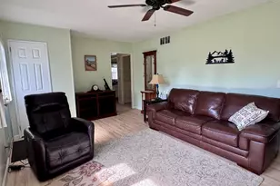 201 Southwest Ave, Windsor Locks, CT 06096 - Photo 5