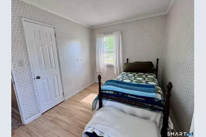 201 Southwest Avenue, Windsor Locks, CT 06096 - Photo 15