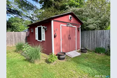 201 Southwest Avenue, Windsor Locks, CT 06096 - Photo 21