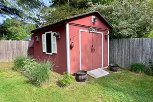 201 Southwest Ave, Windsor Locks, CT 06096 - Photo 21