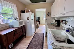 201 Southwest Ave, Windsor Locks, CT 06096 - Photo 7