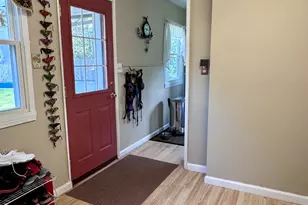 201 Southwest Ave, Windsor Locks, CT 06096 - Photo 9