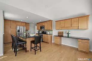 845 Knapps Hwy, Fairfield, CT 06824 - Photo 5