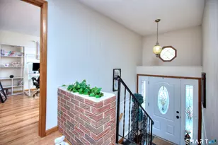 34 Richard Cir, Stratford, CT 06614 - Photo 13