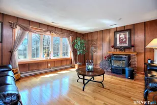 34 Richard Cir, Stratford, CT 06614 - Photo 3