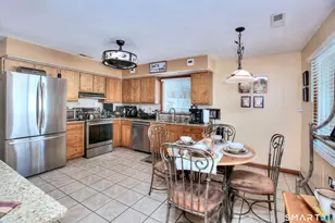 34 Richard Cir, Stratford, CT 06614 - Photo 9