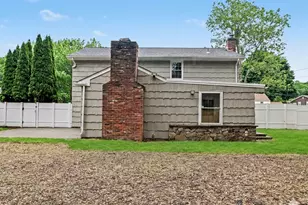 44 Barmore Dr W, Stamford, CT 06905 - Photo 31