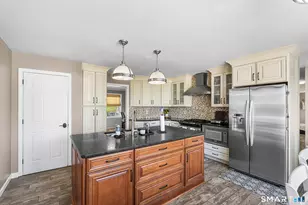 60 Watch Hill Dr, Middletown, CT 06457 - Photo 9