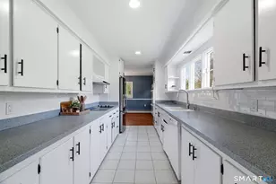 21 Tower Ave, Groton, CT 06340 - Photo 9