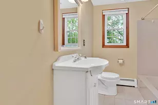 29 Burr Rd, Bloomfield, CT 06002 - Photo 39