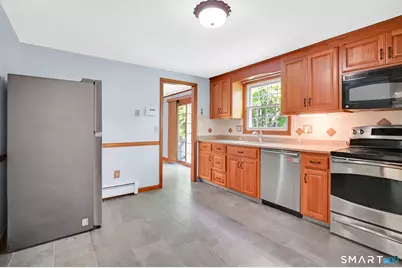 29 Burr Road, Bloomfield, CT 06002 - Photo 17