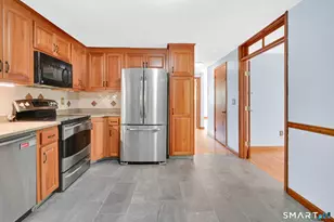 29 Burr Rd, Bloomfield, CT 06002 - Photo 19