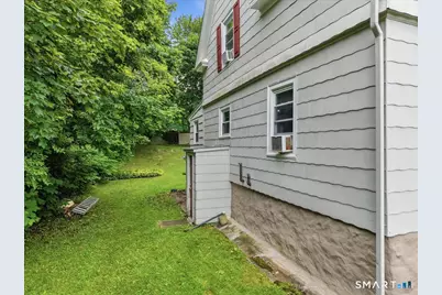28 Moore Court, New London, CT 06320 - Photo 7