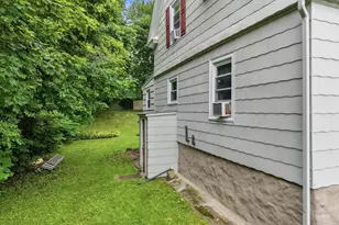 28 Moore Ct, New London, CT 06320 - Photo 7