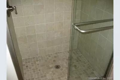 95 Highview Avenue Apt #2, Stamford, CT 06907 - Photo 11