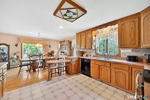 32 Kibbe Rd, Ellington, CT 06029 - Photo 7