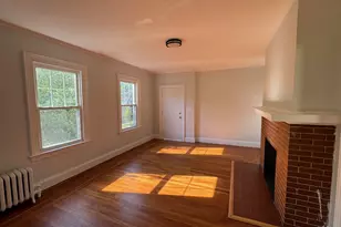 1253 Forest Rd, New Haven, CT 06515 - Photo 9