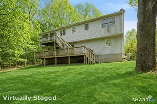 4 Woodland Hollow St, Windsor Locks, CT 06096 - Photo 3