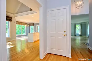 18 Cavendish Pl, Avon, CT 06001 - Photo 21