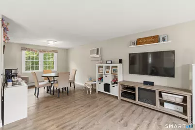 18 Richard Lane, Bloomfield, CT 06002 - Photo 5
