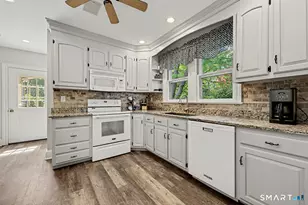 189 Church Hill Rd, Fairfield, CT 06825 - Photo 13