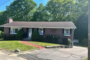 21 Parklawn Cir, Waterbury, CT 06708 - Photo 1