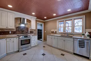186 Raymond Rd, West Hartford, CT 06107 - Photo 7