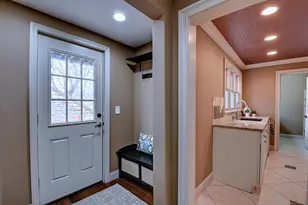 186 Raymond Rd, West Hartford, CT 06107 - Photo 11