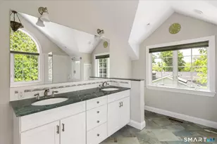 43 Green Knolls Ln, Fairfield, CT 06824 - Photo 11