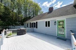 43 Green Knolls Ln, Fairfield, CT 06824 - Photo 9