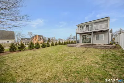 1092 Ocean Avenue, New London, CT 06320 - Photo 9
