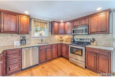 4 Tolland Green, Tolland, CT 06084 - Photo 5