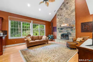 12 Logans Way, Danbury, CT 06811 - Photo 9