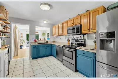 13 Foxcroft Road, East Lyme, CT 06357 - Photo 5