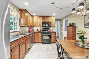 21 Overlook Pl, Trumbull, CT 06611 - Photo 7