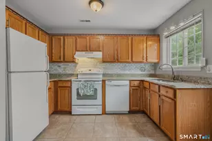 310 Boston Post Rd, Waterford, CT 06385 - Photo 17