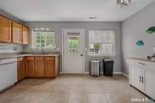310 Boston Post Rd, Waterford, CT 06385 - Photo 15