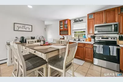 94 Roosevelt St Extension, New Haven, CT 06513 - Photo 9