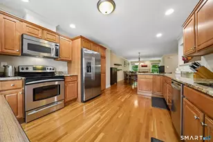 32 Crows Nest Ln, Danbury, CT 06810 - Photo 5