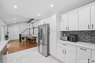 27 Shawnee Rd, Trumbull, CT 06611 - Photo 9