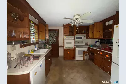 55 Metacomet Road, Plainville, CT 06062 - Photo 9