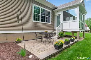 8 Carson Way, Simsbury, CT 06070 - Photo 3