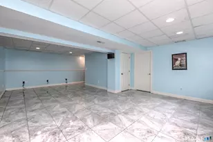 91 Cranbury Dr, Trumbull, CT 06611 - Photo 33