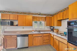 36 Willow St, South Windsor, CT 06074 - Photo 5