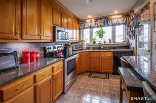 27 Maiden Ln, Plainville, CT 06062 - Photo 7